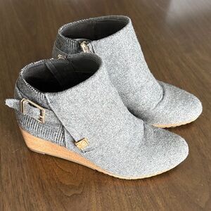 Dr. Scholl’s Gray Wedge Booties - Size 7